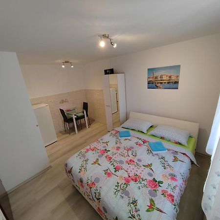 Rooms Neda Izola Εξωτερικό φωτογραφία